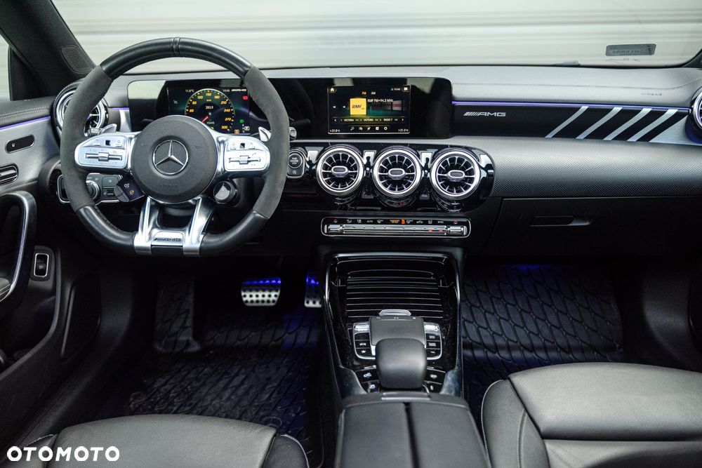 Mercedes-Benz CLA - 23