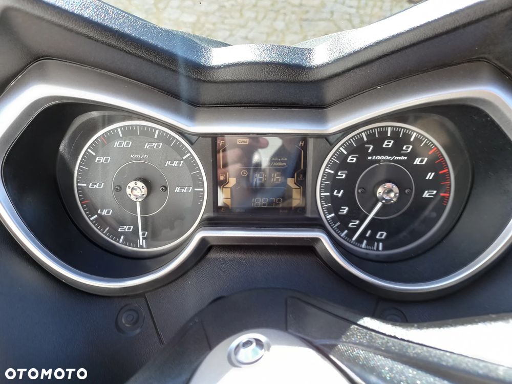 Yamaha X-max - 11