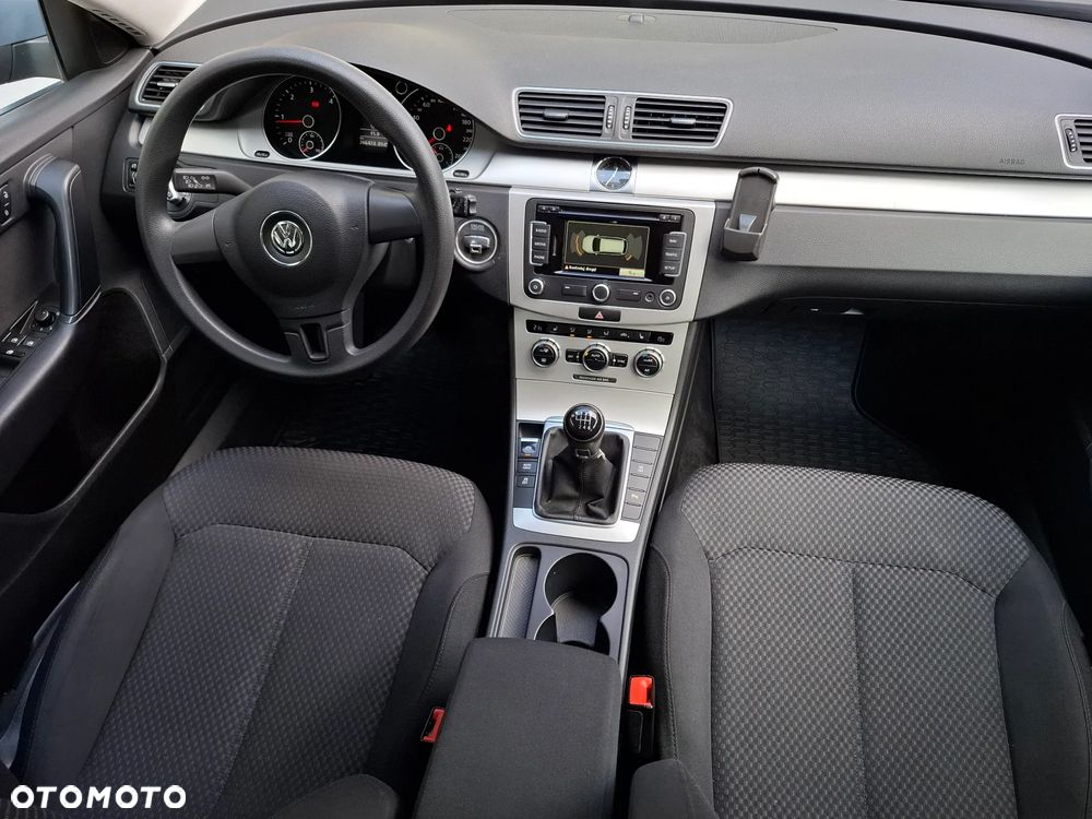 Volkswagen Passat 2.0 TDI Comfortline - 8