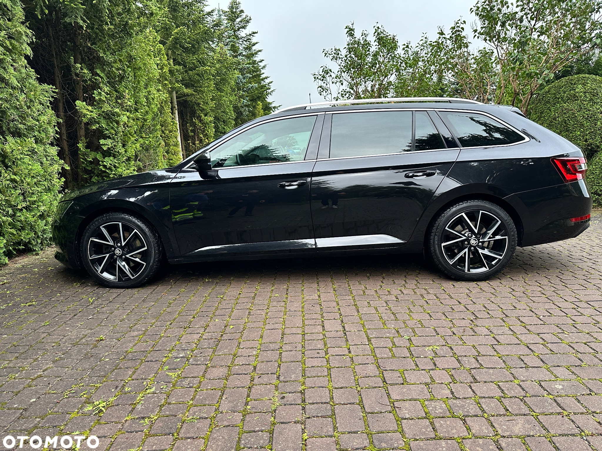 Skoda Superb 2.0 TDI L&K DSG - 10