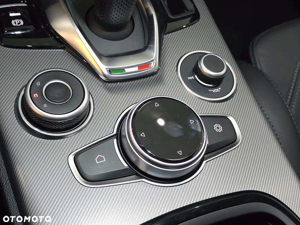 Alfa Romeo Stelvio 2.0 Turbo Veloce Q4 - 27