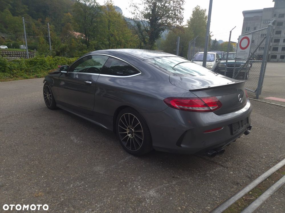 Mercedes-Benz Klasa C 400 4-Matic 9G-TRONIC - 3