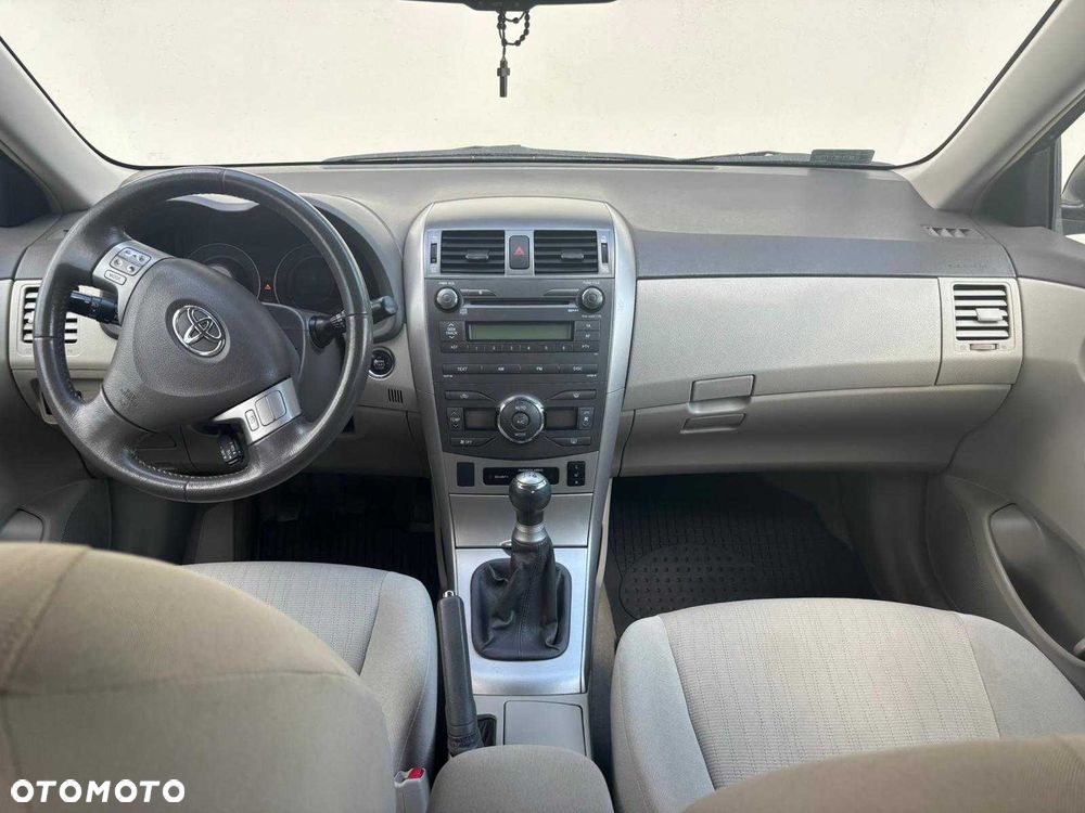 Toyota Corolla - 5