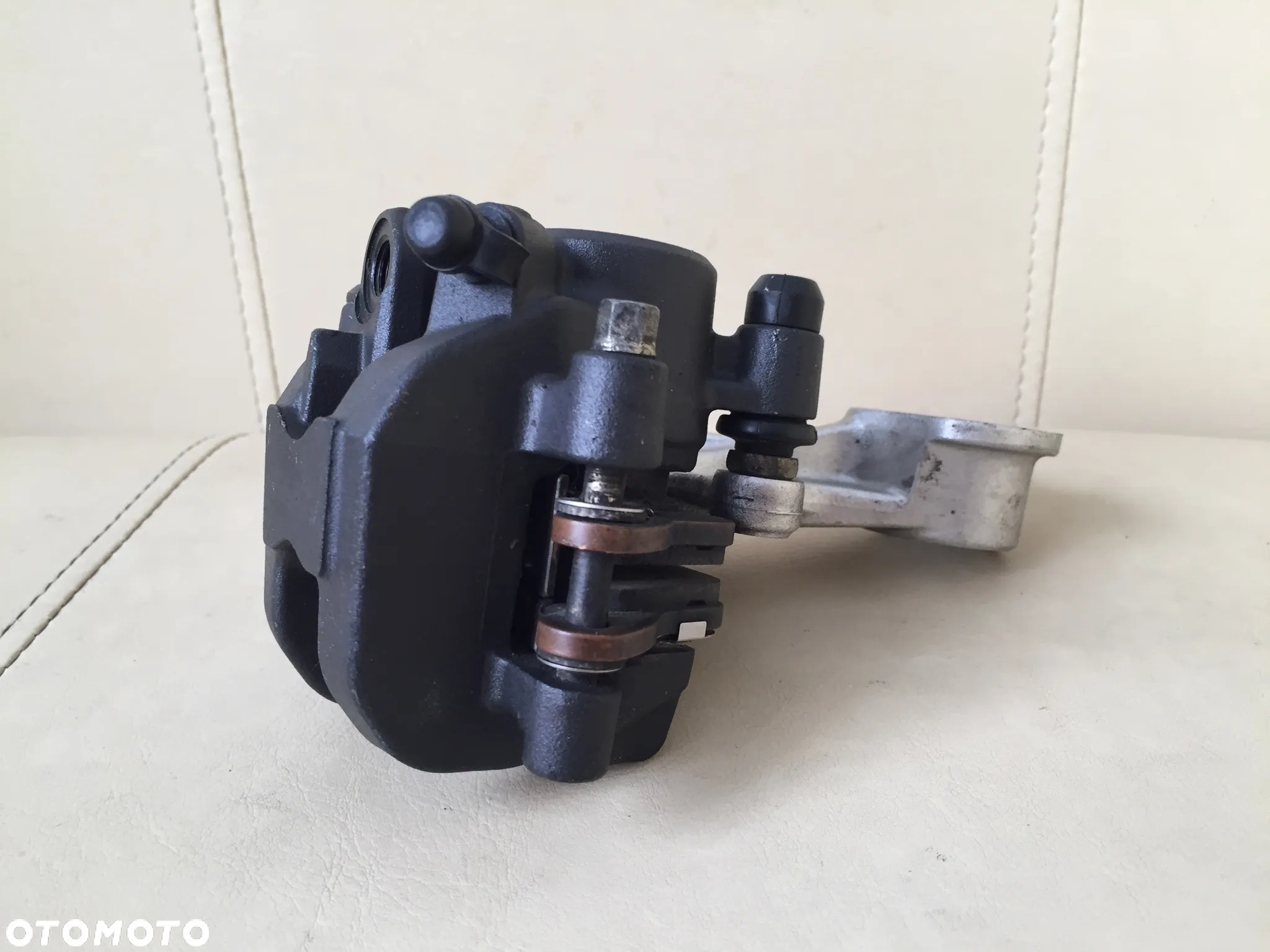 ZACISK HAMULCA HAMULCOWY TYŁ + MOCOWANIE HONDA CBR 1000RR SC59 - 3