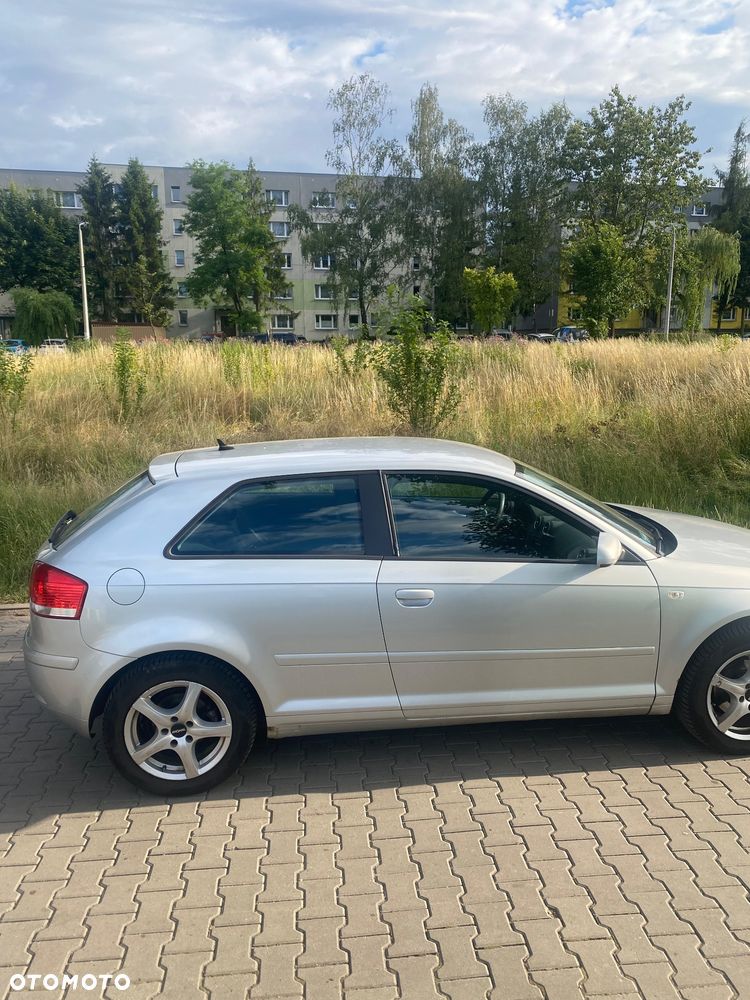 Audi A3 3-drzwiowe 1.6 Attraction - 5