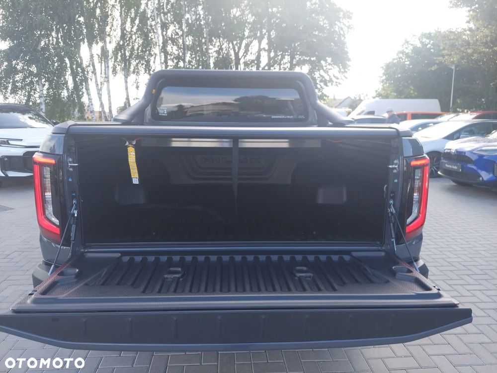 Toyota Hilux 2.8 D-4D mHEV Double Cab Invincible 4x4 - 8