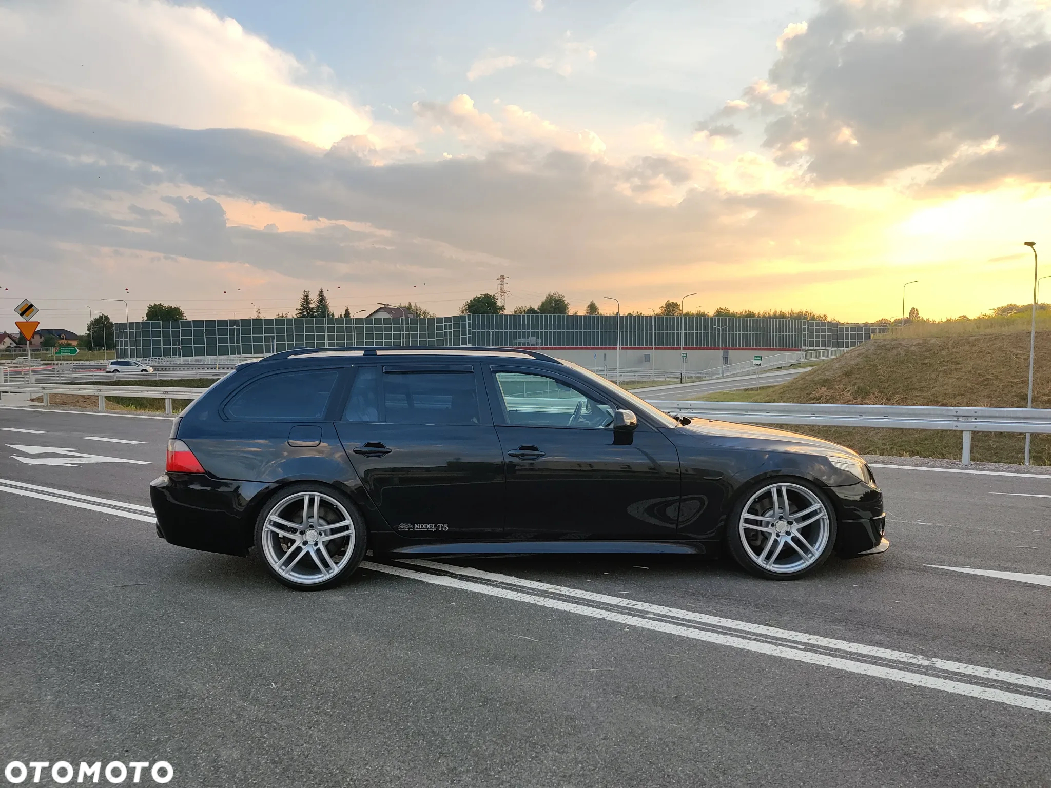 BMW Seria 5 545i - 5