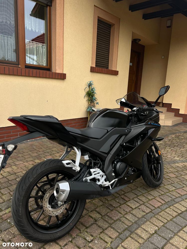 Yamaha YZF - 4