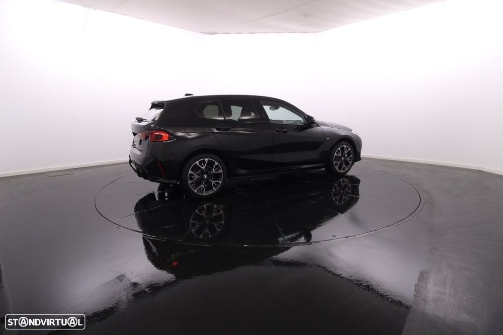 BMW 118 d Pack Desportivo M - 9