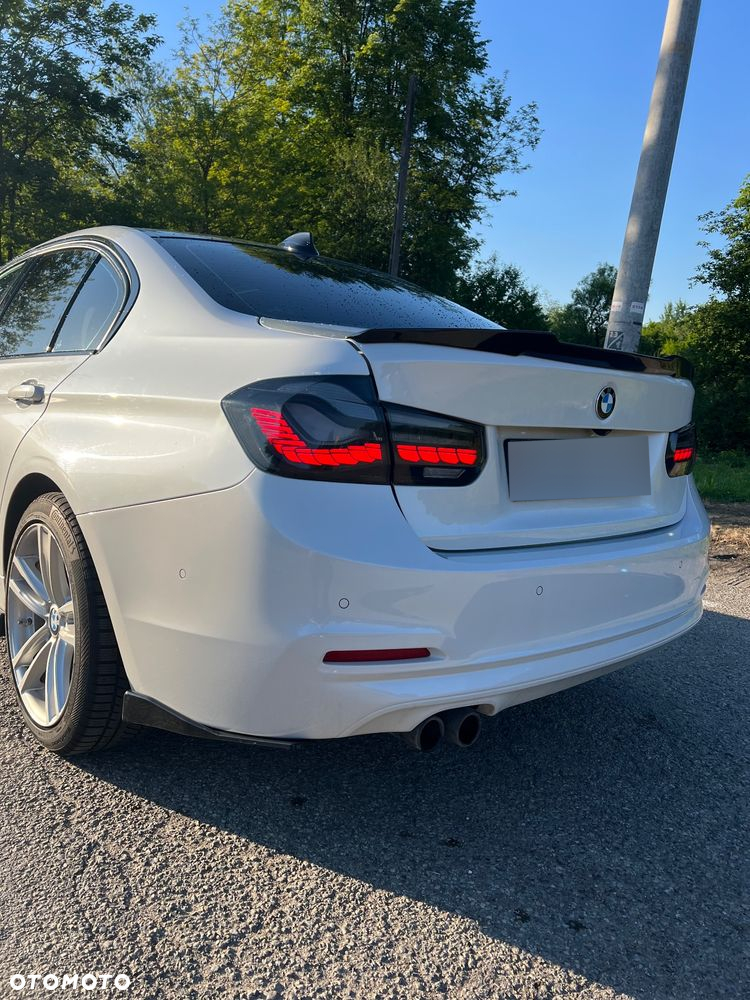 BMW Seria 3 330i xDrive Sport Line - 11