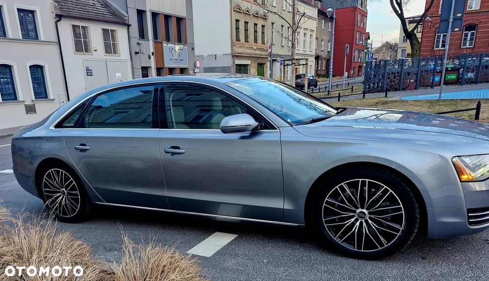Audi A8 - 7