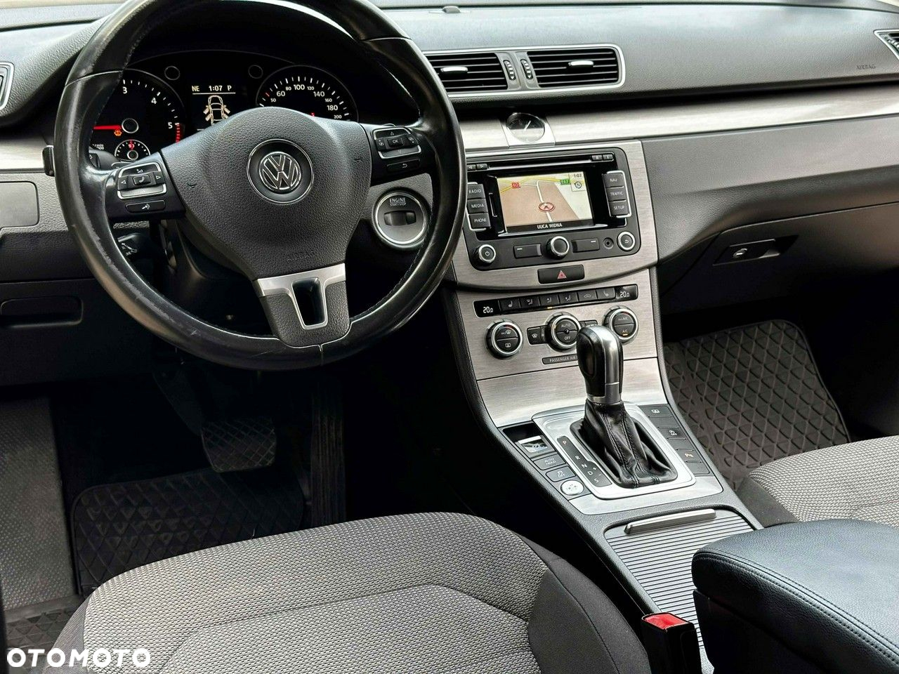 Volkswagen Passat 2.0 TDI Comfortline DSG - 25