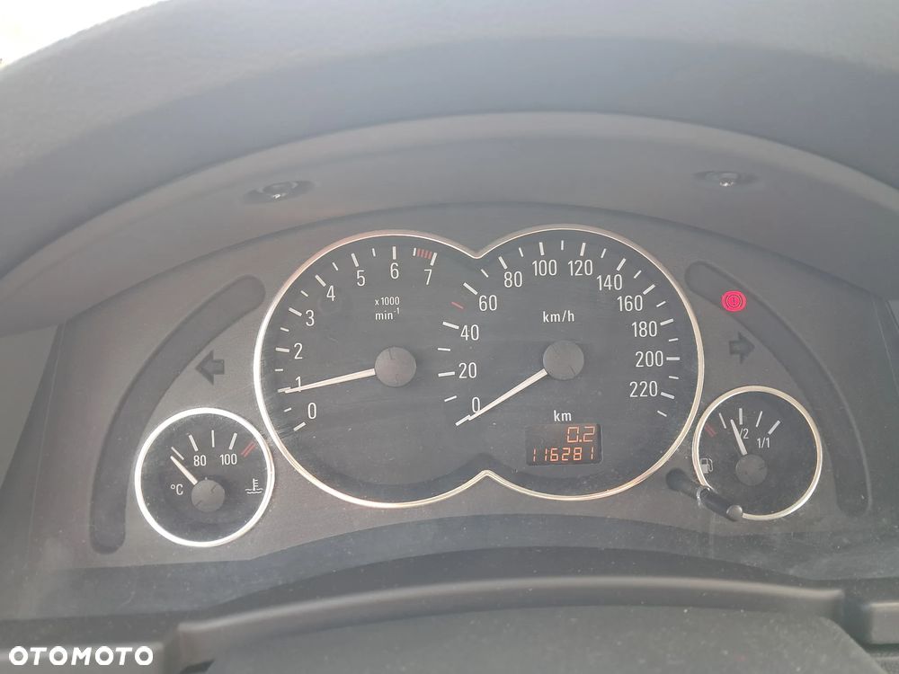 Opel Meriva 1.6 16V (Essentia) - 13