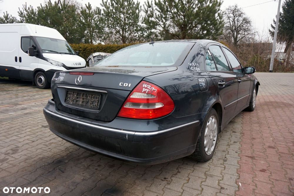 MERCEDES E-KLASA W211 SEDAN 2003 189 2.7 CDI OM647961 177KM 722640  ZIELONY na części - 5