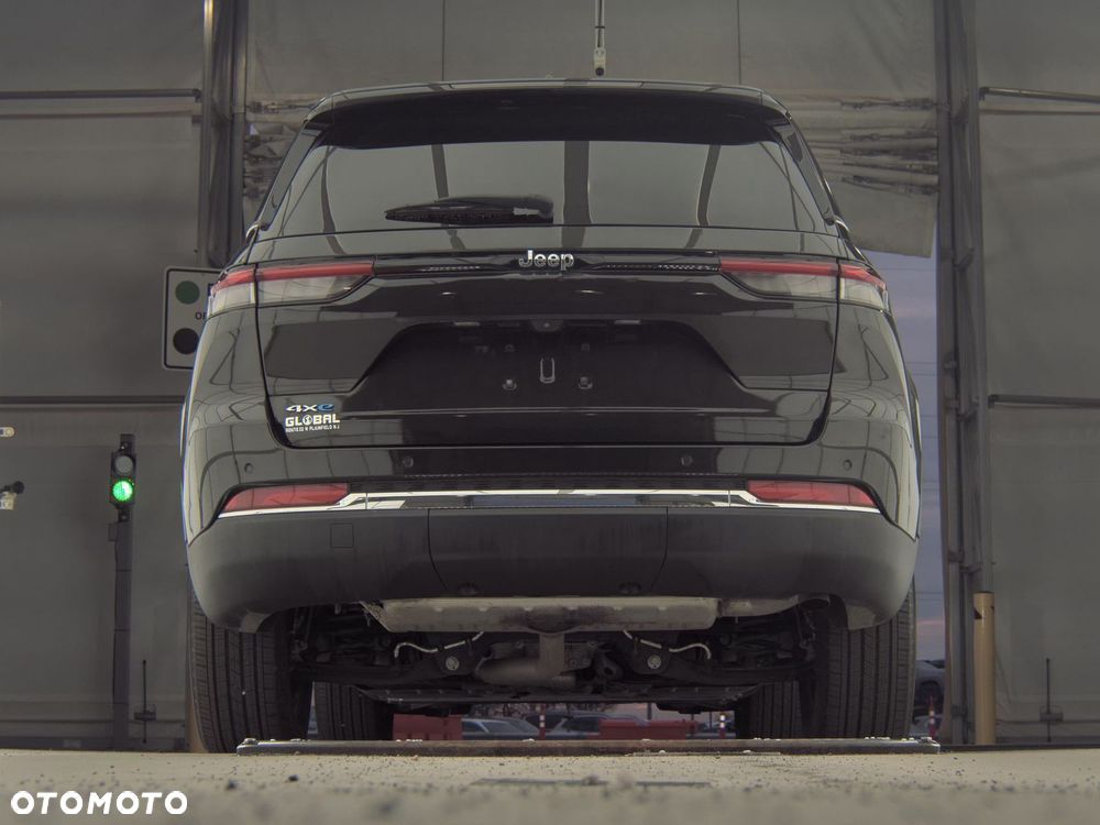 Jeep Grand Cherokee - 19