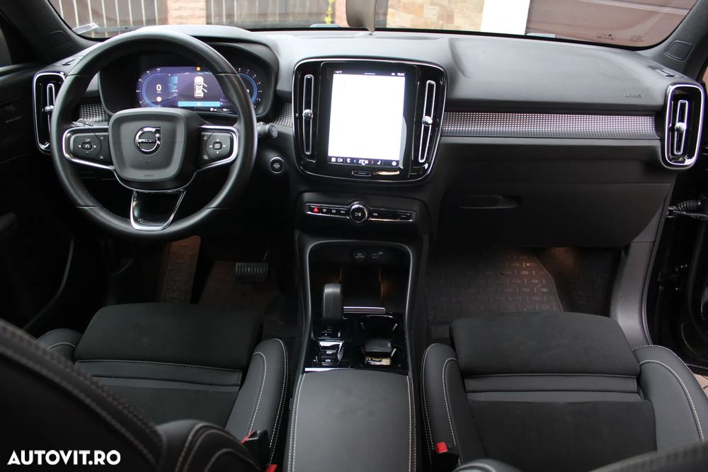 Volvo XC 40 B4 B DKG Ultimate Dark - 4