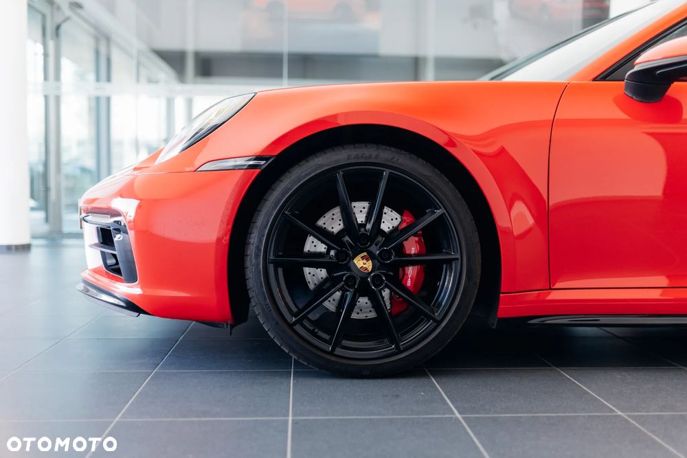 Porsche 911 Carrera 4S - 39