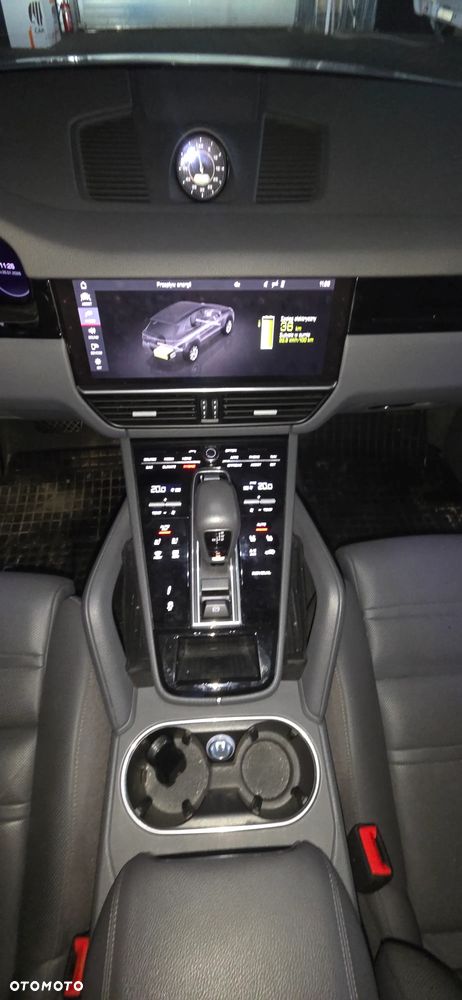 Porsche Cayenne - 11