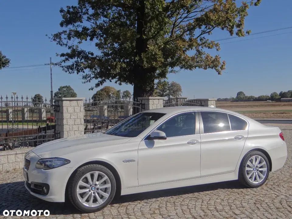 BMW Seria 5 525d xDrive - 11
