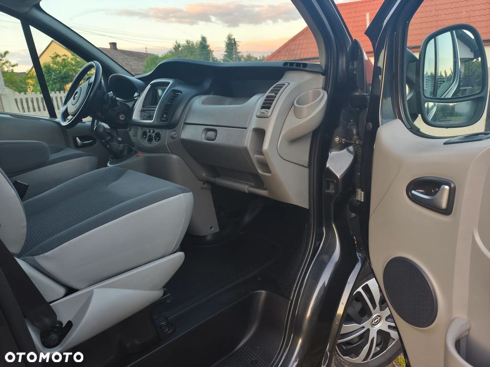 Renault TRAFIC - 24