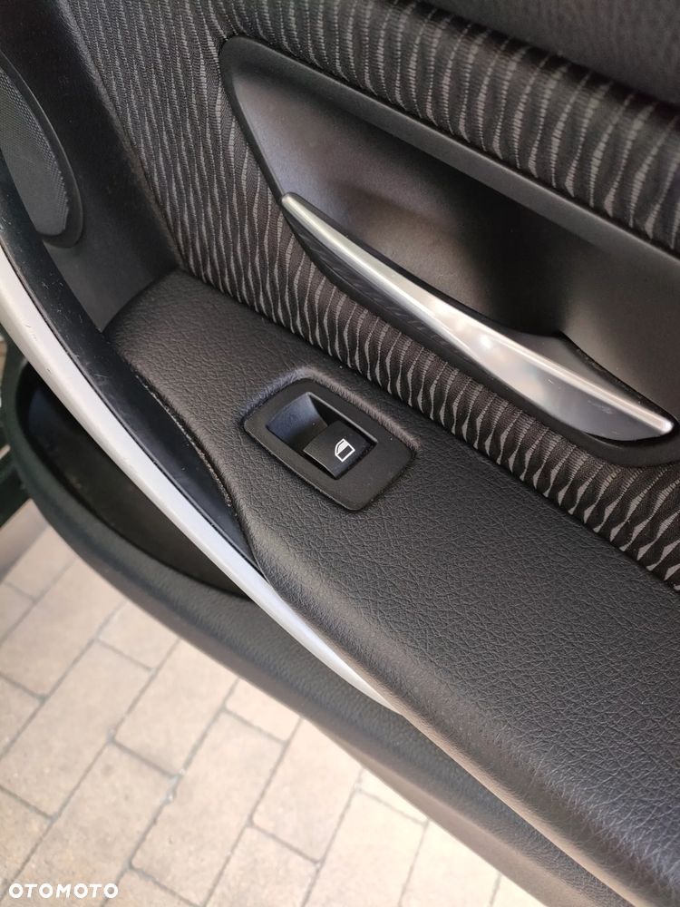 BMW Seria 3 320d Efficient Dynamics Edition - 12