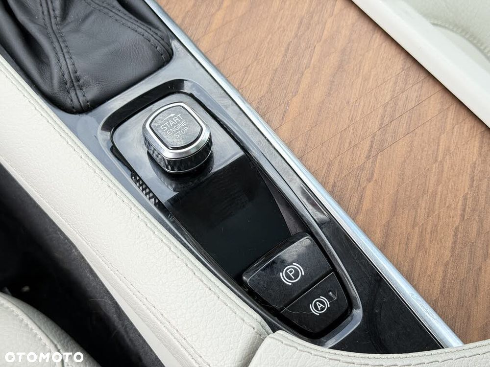 Volvo XC 90 T6 AWD Momentum 7os - 17