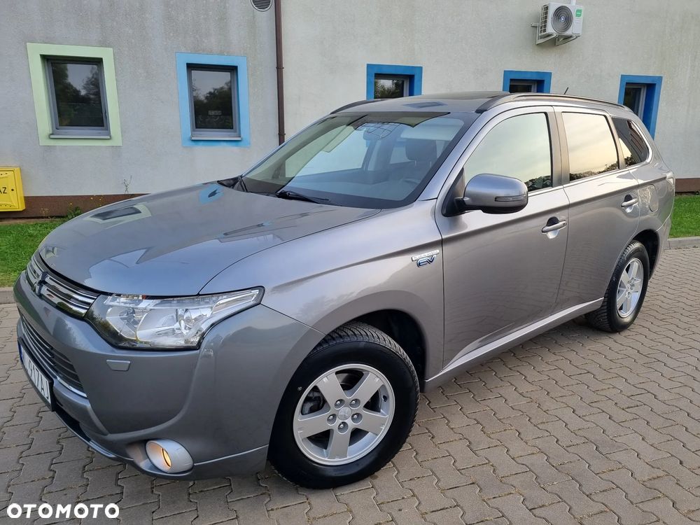 Mitsubishi Outlander Instyle NAVI + - 1