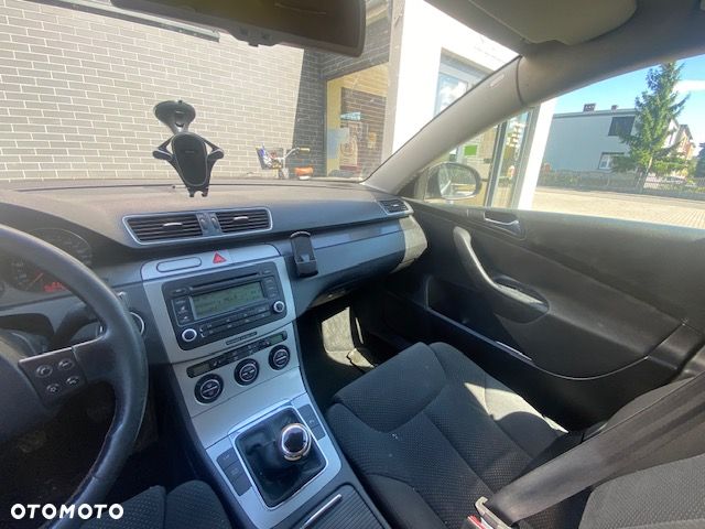 Volkswagen Passat - 4