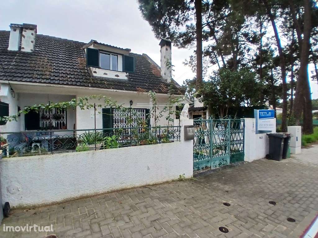 Moradia geminada T3, arquitetura tradicional- Aroeira - Grande imagem: 4/22