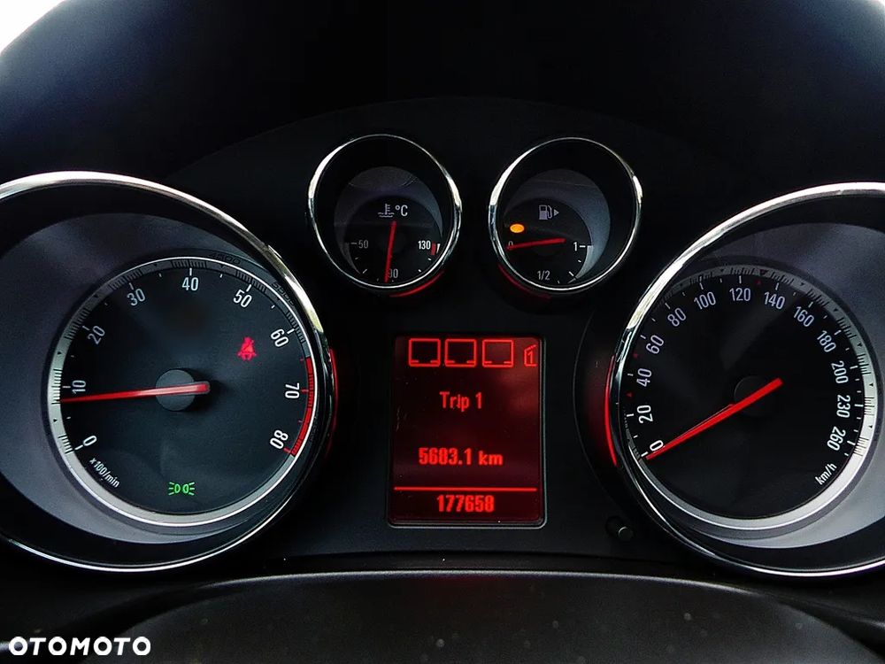 Opel Insignia 1.6 Turbo Edition - 28