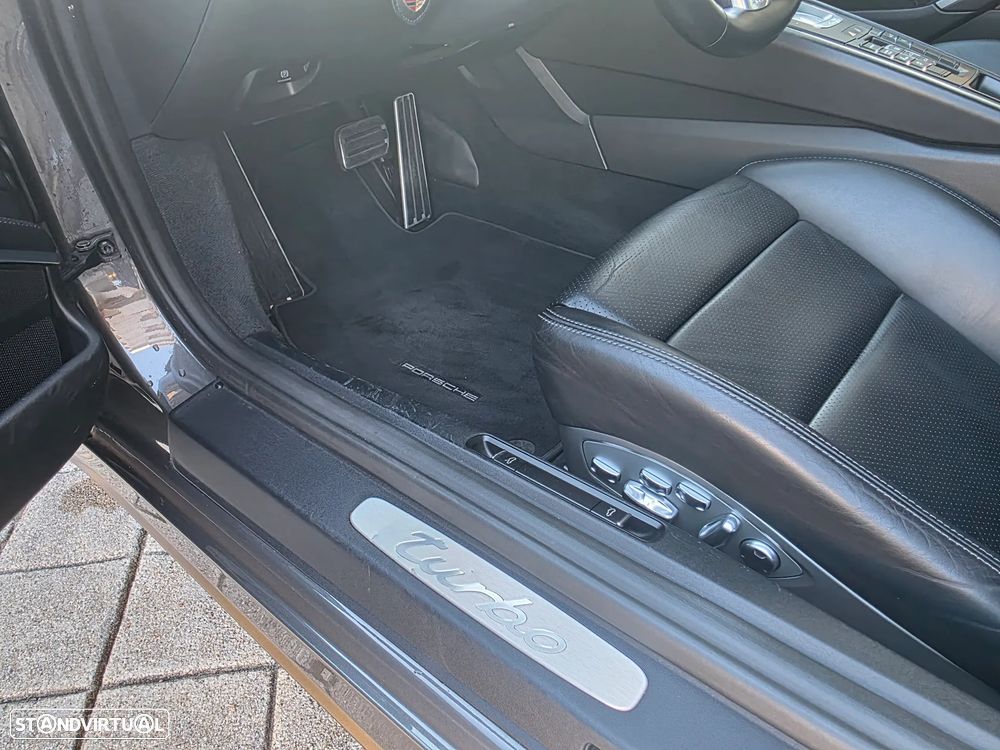 Porsche 911 (991) Turbo PDK - 25