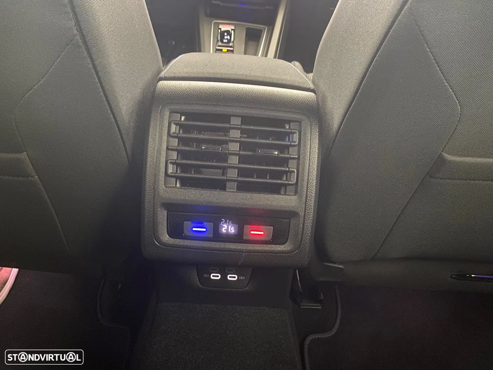 VW Golf 1.4 eHybrid OPF DSG GTE - 48