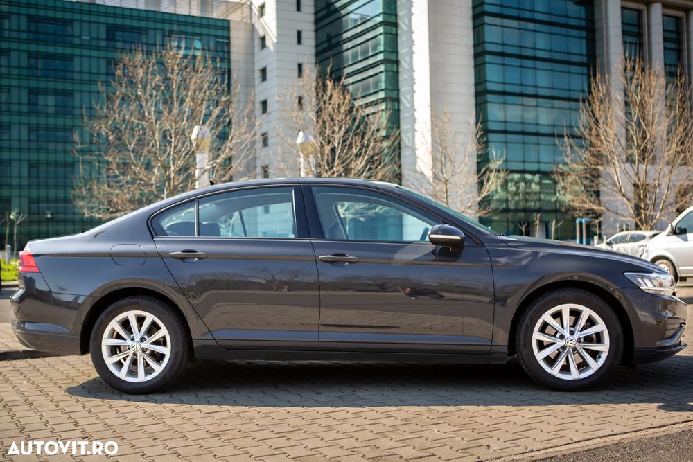 Volkswagen Passat - 4