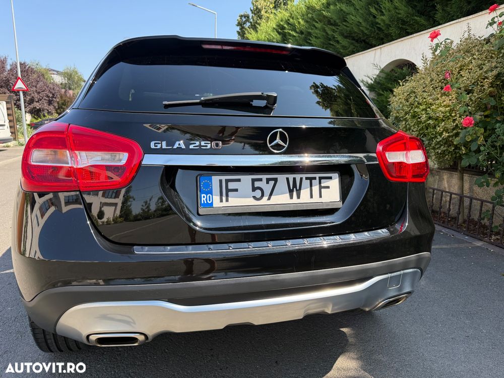 Mercedes-Benz GLA 250 7G-DCT - 12