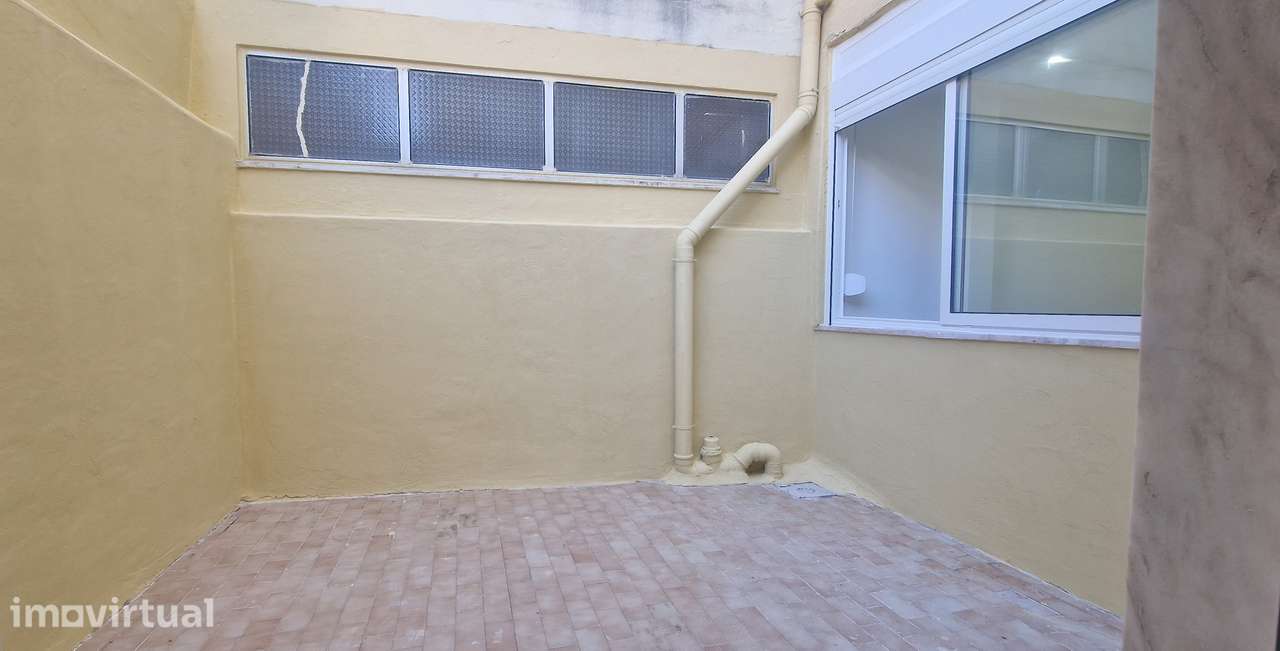 T2+1 Remodelado com Terraço junto às Portas de Benfica e Novo Aldi - Grande imagem: 2/10