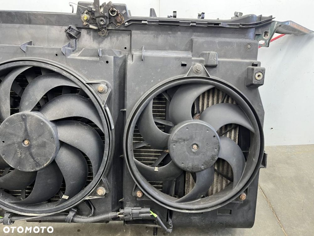 Pas przedni Peugeot 807 Citroen C8 Ulysse wiatraki chłodnice klimy wody intercooler wzmocnienie 2.0 - 4
