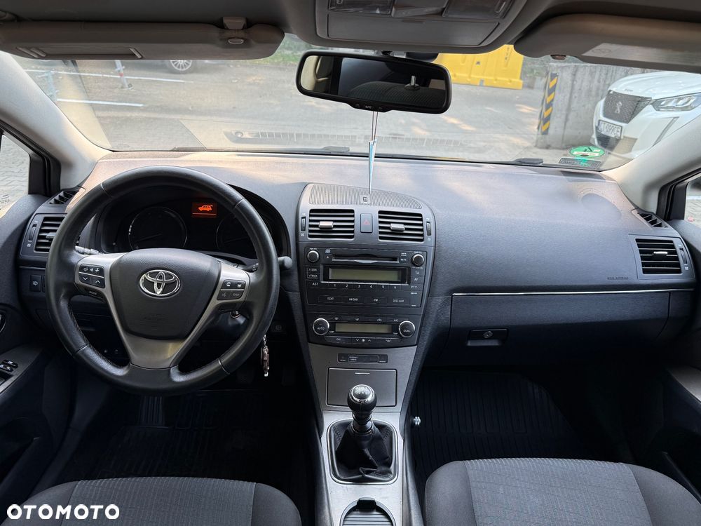 Toyota Avensis - 21