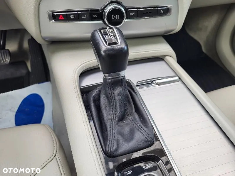 Volvo XC 90 T6 AWD Momentum 7os - 18