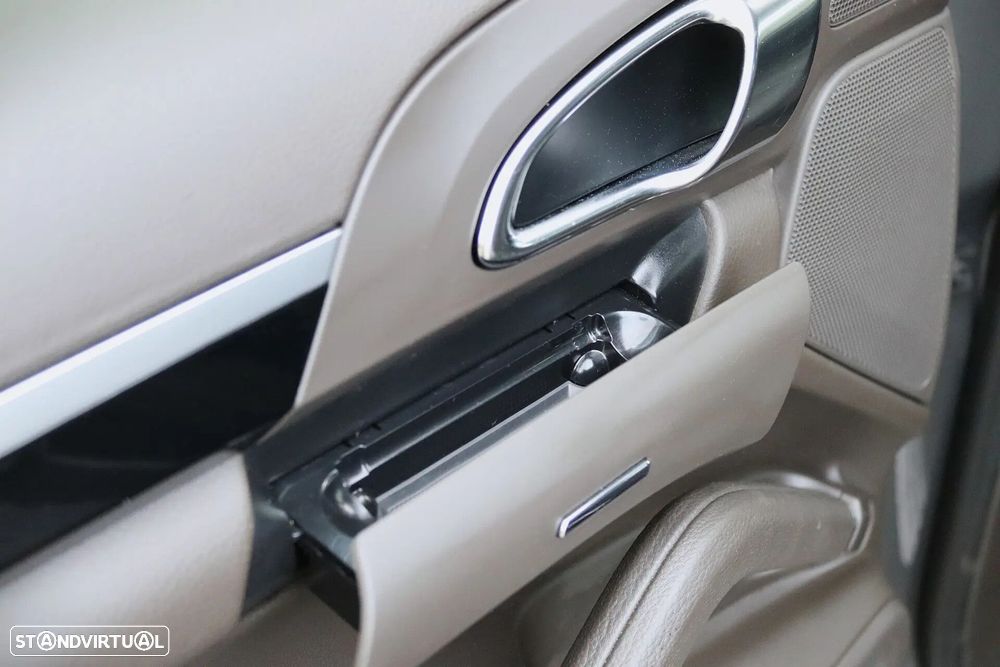 Porsche Cayenne S E-Hybrid - 32