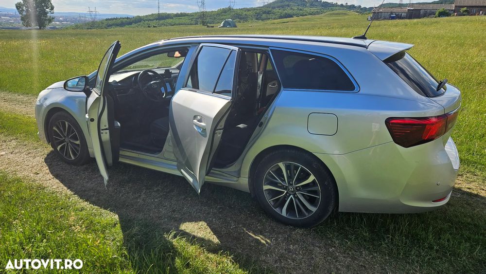 Toyota Avensis Touring Sports 1.8 Multidrive S Edition S+ - 3