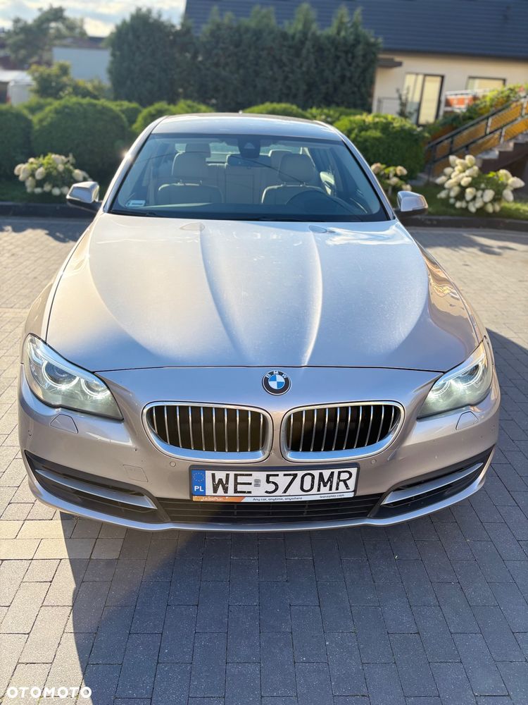 BMW Seria 5 525d xDrive - 9