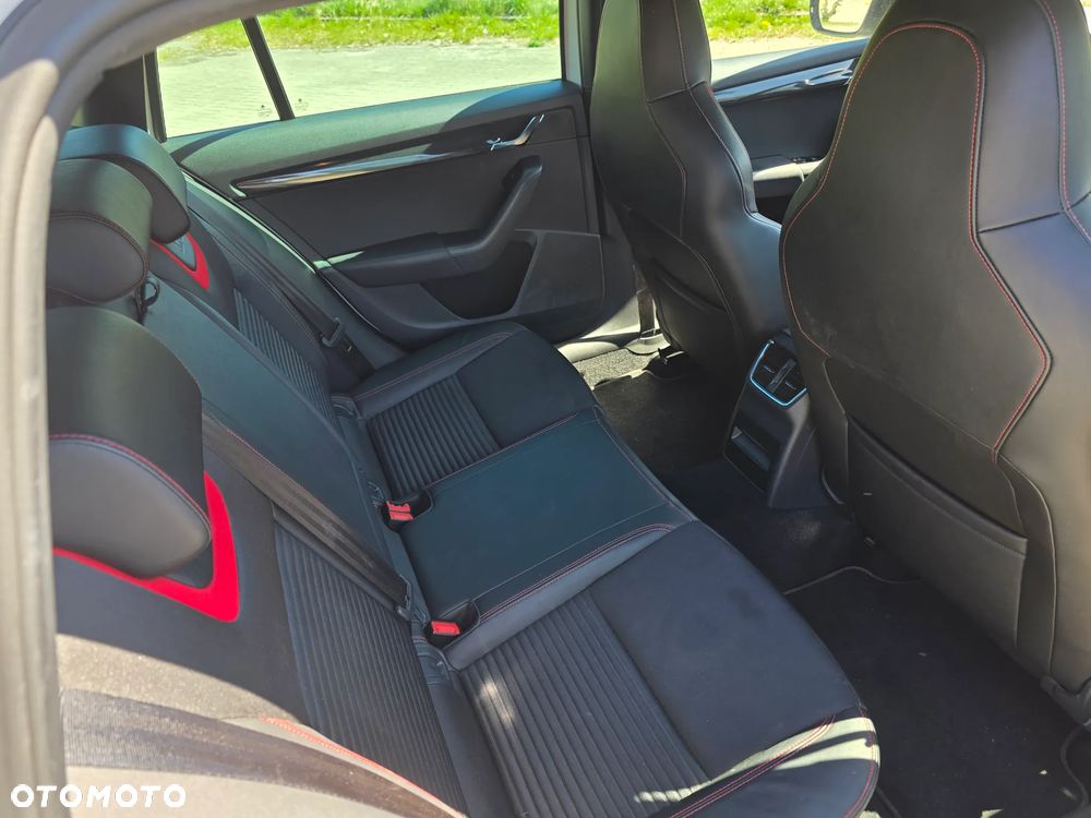 Skoda Octavia 2.0 TDI RS - 11