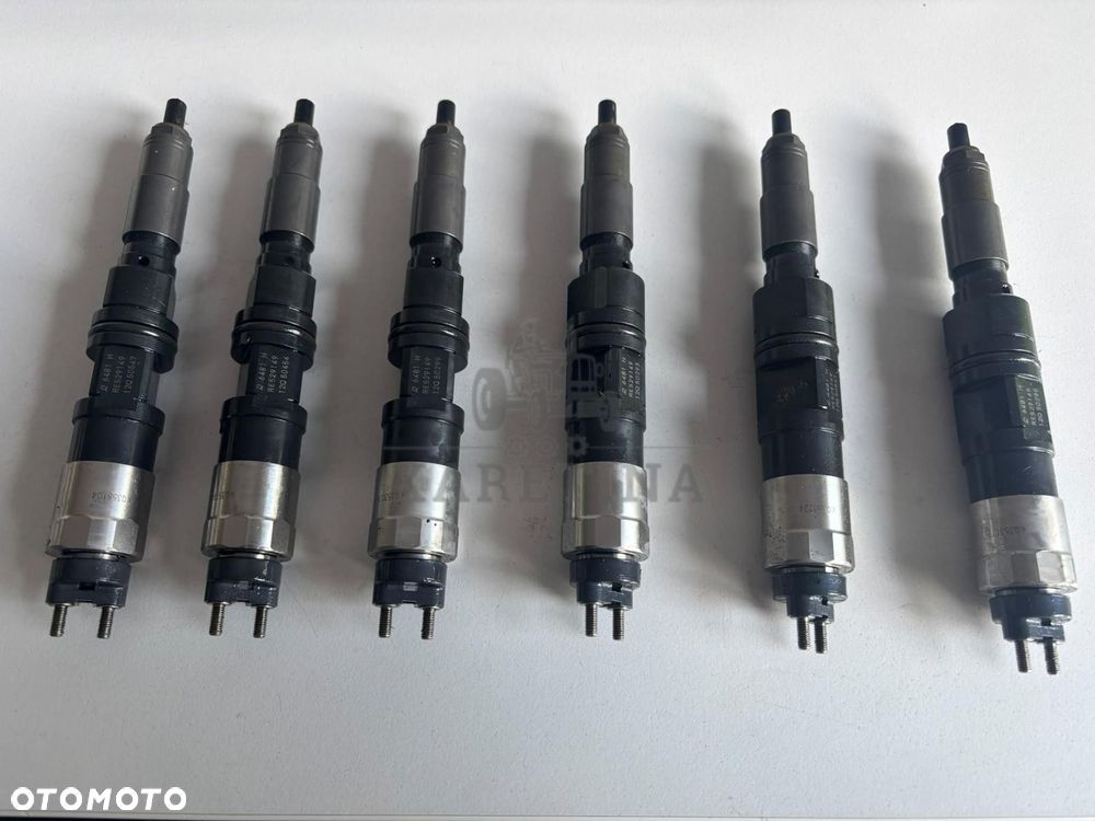 John Deere 8130 8230 8330 8430 8345R - wtryskiwacz RE529149 jak NOWY