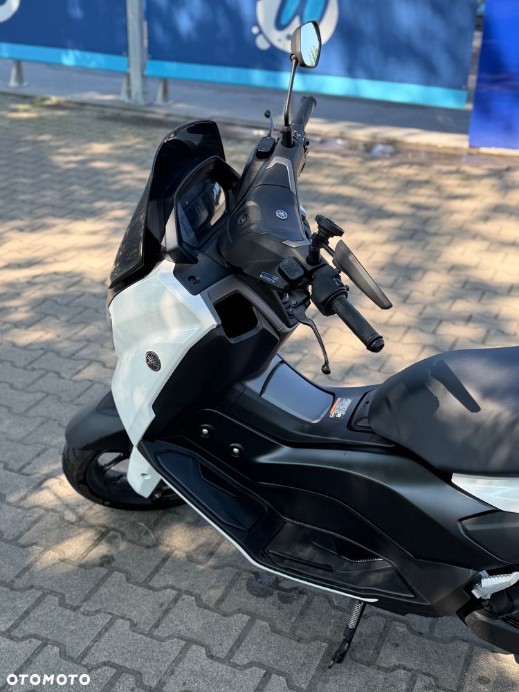 Yamaha NMAX - 12