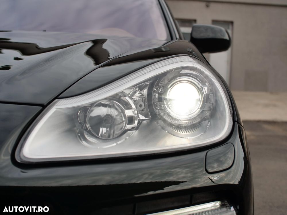 Porsche Cayenne - 14