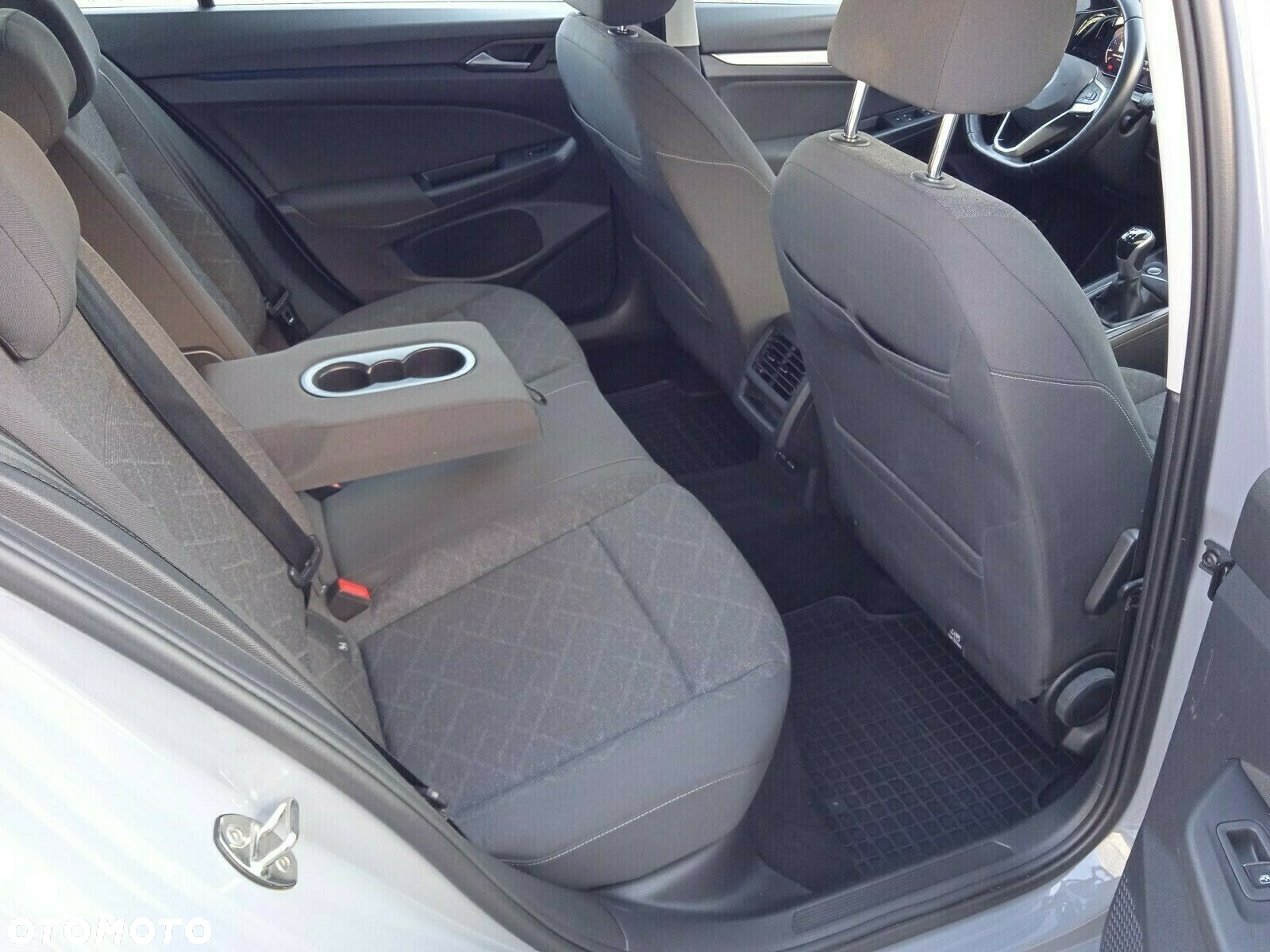 Volkswagen Golf VIII 1.5 TSI EVO Life - 11