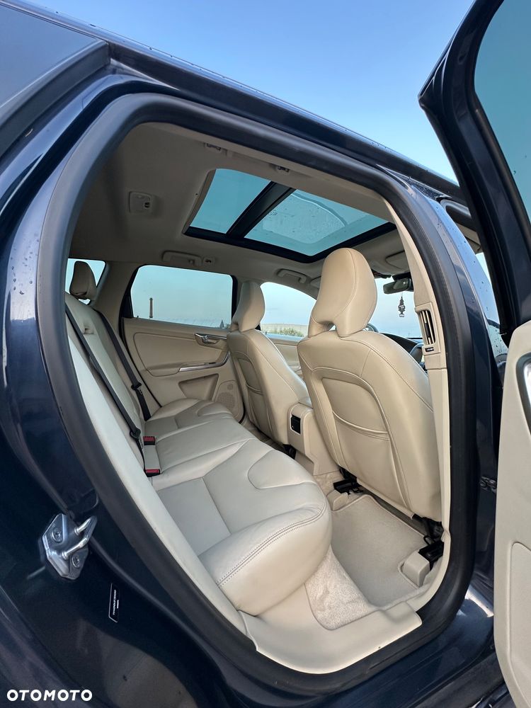 Volvo XC 60 T5 Drive-E Momentum - 27