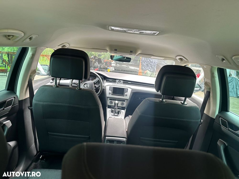 Volkswagen Passat 2.0 TDI DSG Comfortline - 9