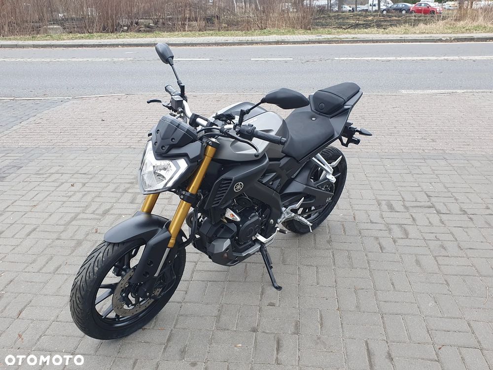 Yamaha MT - 28