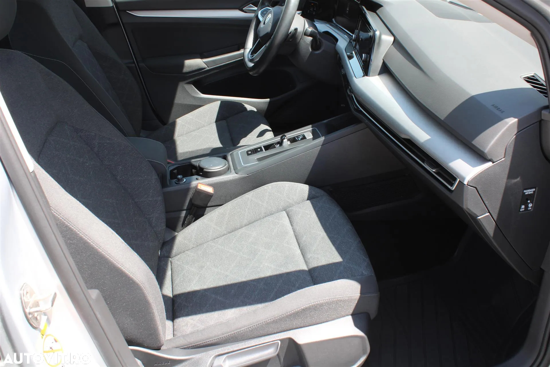 Volkswagen Golf 1.0 eTSI DSG MHEV Life - 14